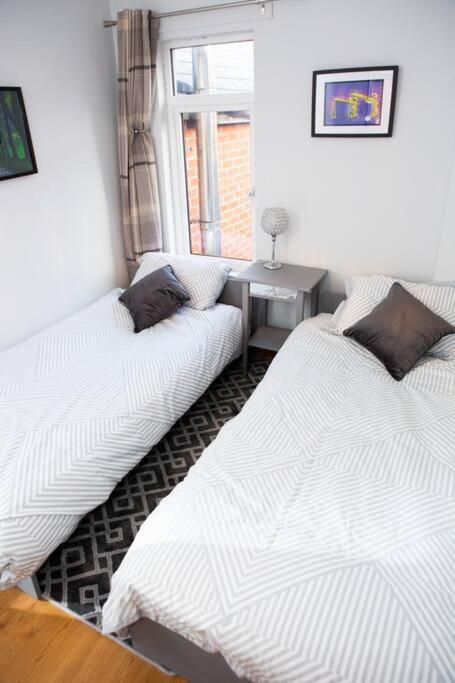 Cheerful 2 Bedroom House In The Heart Of 벨파스트 외부 사진